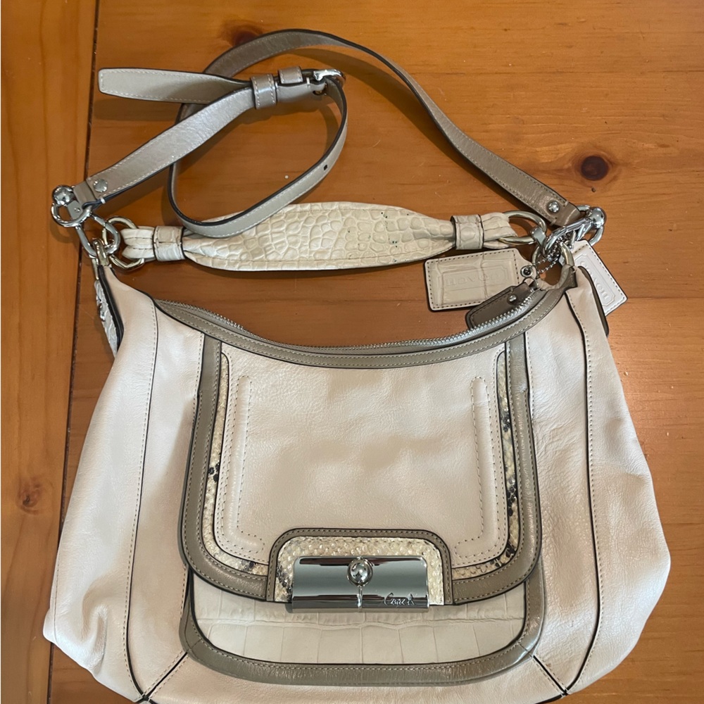 Coach hobo style purse